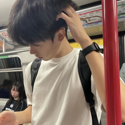 高级感拉满!ins风侧脸小众男头 不撞款的清冷系 男生头像 第4张 高级感拉满!ins风侧脸小众男头 不撞款的清冷系 男生头像 第4张