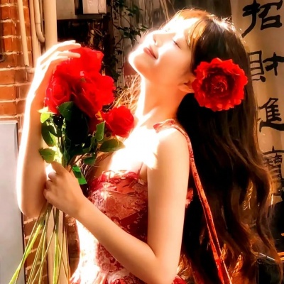 红色系高级女生头像:颜值在线,质感拉满 女生头像 第8张 红色系高级女生头像:颜值在线,质感拉满 女生头像 第8张