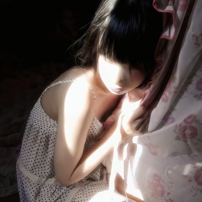 哇塞！2025新款独特气质小众ins风女头精选 女生头像 第4张