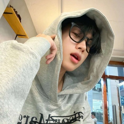 小众男生头像合集,风格各异但都超酷 男生头像 第9张 小众男生头像合集,风格各异但都超酷 男生头像 第9张