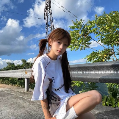 风景女生头像带自由感|旷野与少女的治愈碰撞 女生头像 第2张 风景女生头像带自由感|旷野与少女的治愈碰撞 女生头像 第2张