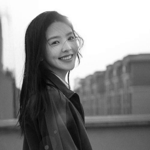 宝藏！高清美女黑白头像大合集来啦 女生头像 第4张