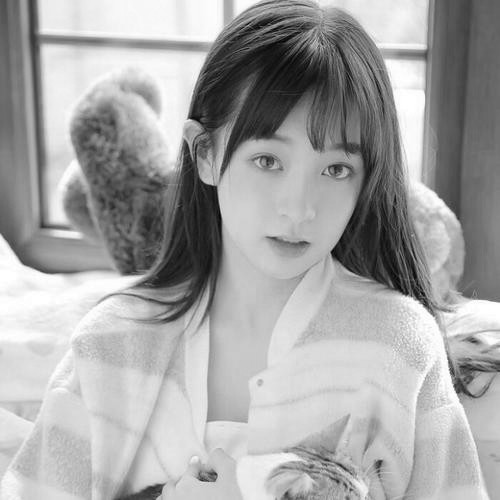 宝藏！高清美女黑白头像大合集来啦 女生头像 第10张