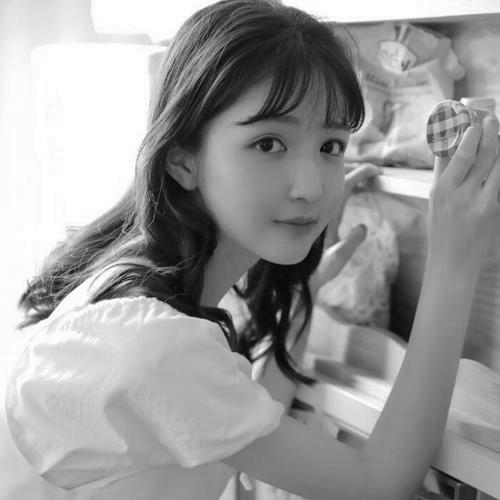 宝藏！高清美女黑白头像大合集来啦 女生头像 第2张