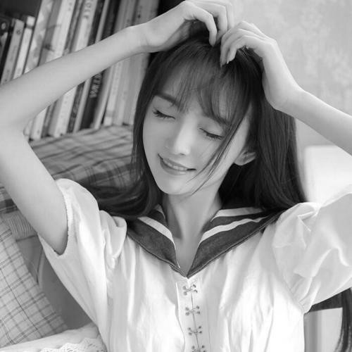 宝藏！高清美女黑白头像大合集来啦 女生头像 第17张