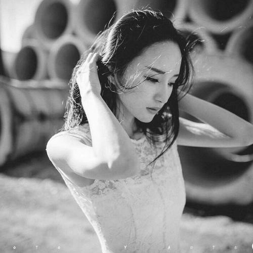宝藏！高清美女黑白头像大合集来啦 女生头像 第19张
