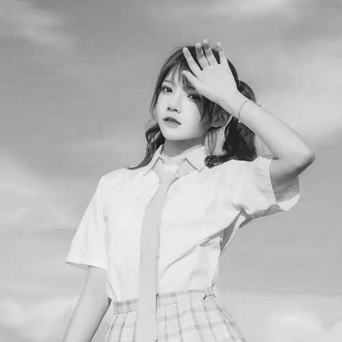宝藏！高清美女黑白头像大合集来啦 女生头像 第32张