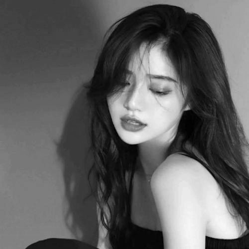 宝藏！高清美女黑白头像大合集来啦 女生头像 第35张