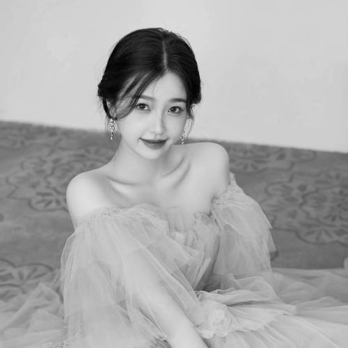 宝藏！高清美女黑白头像大合集来啦 女生头像 第25张