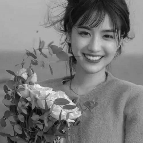 宝藏！高清美女黑白头像大合集来啦 女生头像 第39张