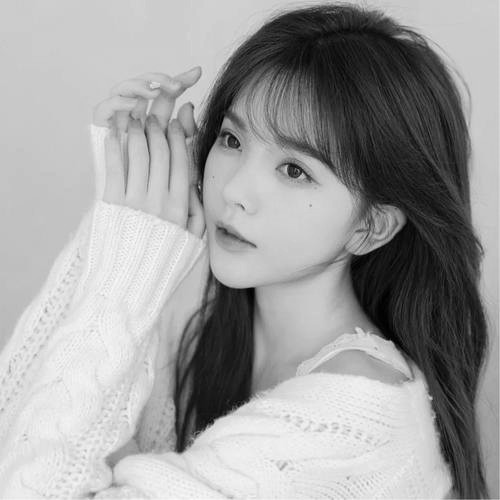 宝藏！高清美女黑白头像大合集来啦 女生头像 第71张