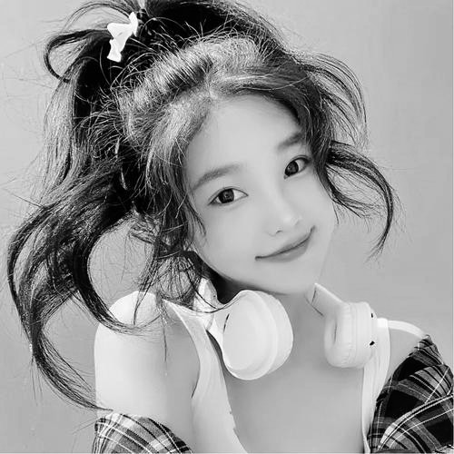 宝藏！高清美女黑白头像大合集来啦 女生头像 第82张