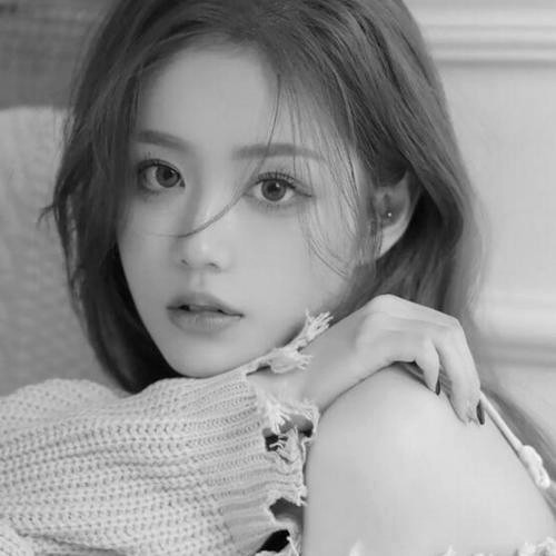 宝藏！高清美女黑白头像大合集来啦 女生头像 第89张
