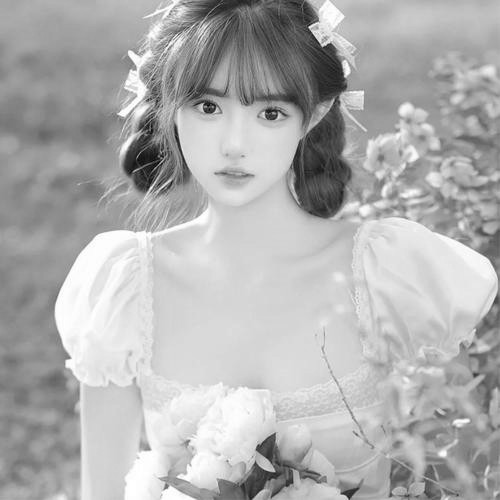 宝藏！高清美女黑白头像大合集来啦 女生头像 第93张