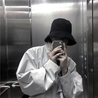 被帅晕😵‍💫 这些ins风高级质感男头像太绝啦 男生头像 第12张