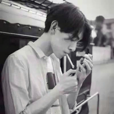 被帅晕😵‍💫 这些ins风高级质感男头像太绝啦 男生头像 第33张