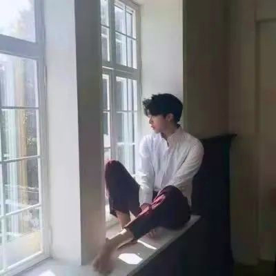 被帅晕😵‍💫 这些ins风高级质感男头像太绝啦 男生头像 第32张
