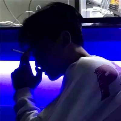 被帅晕😵‍💫 这些ins风高级质感男头像太绝啦 男生头像 第36张