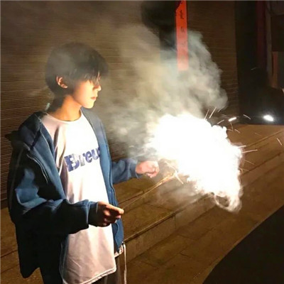 被帅晕😵‍💫 这些ins风高级质感男头像太绝啦 男生头像 第65张