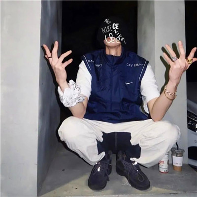 被帅晕😵‍💫 这些ins风高级质感男头像太绝啦 男生头像 第72张