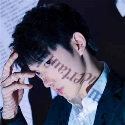 被帅晕😵‍💫 这些ins风高级质感男头像太绝啦 男生头像 第79张