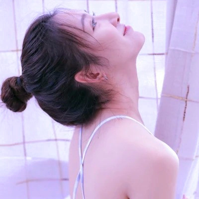 微信头像女简单干净🌼一眼就爱住啦 女生头像 第1张