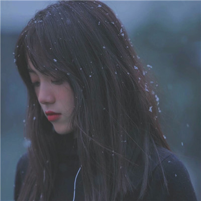 😍慵懒冷淡风女生微信头像大集合 女生头像 第1张