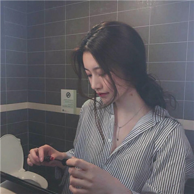 😍慵懒冷淡风女生微信头像大集合 女生头像 第10张