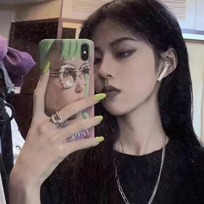 😍慵懒冷淡风女生微信头像大集合 女生头像 第19张