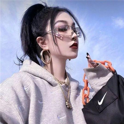 😍慵懒冷淡风女生微信头像大集合 女生头像 第27张
