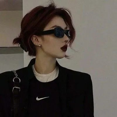 😍慵懒冷淡风女生微信头像大集合 女生头像 第32张