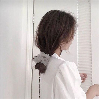 😍慵懒冷淡风女生微信头像大集合 女生头像 第26张