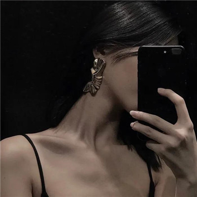 😍慵懒冷淡风女生微信头像大集合 女生头像 第28张