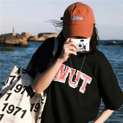 😍慵懒冷淡风女生微信头像大集合 女生头像 第40张