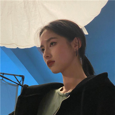 😍慵懒冷淡风女生微信头像大集合 女生头像 第45张