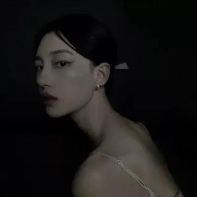 😍慵懒冷淡风女生微信头像大集合 女生头像 第37张