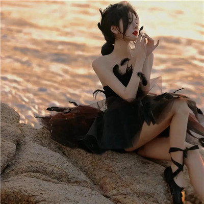 😍慵懒冷淡风女生微信头像大集合 女生头像 第67张