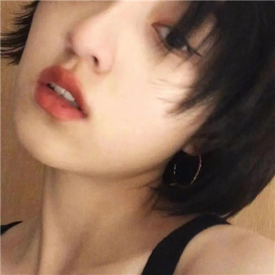 😍慵懒冷淡风女生微信头像大集合 女生头像 第81张