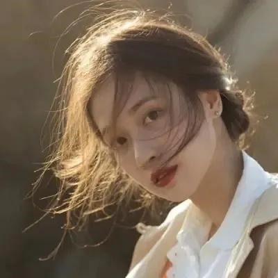 😍慵懒冷淡风女生微信头像大集合 女生头像 第83张