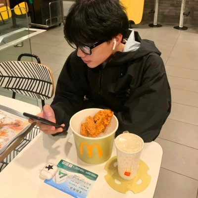 头像男ins高级质感，男孩子们快冲！ 男生头像 第84张