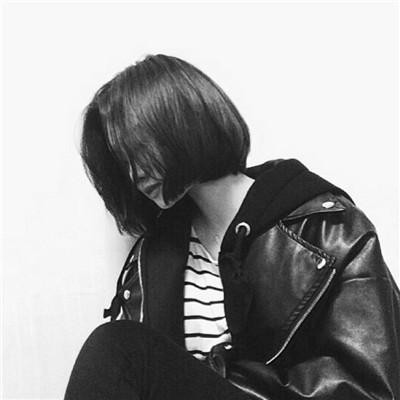 黑白世界里的慵懒冷淡风女生头像✨ 女生头像 第32张