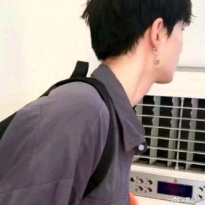 超绝的背影男生头像图片合集 男生头像 第53张
