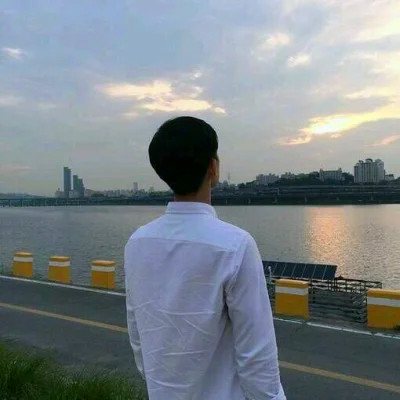 超绝的背影男生头像图片合集 男生头像 第80张