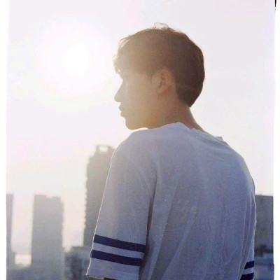 超绝的背影男生头像图片合集 男生头像 第90张