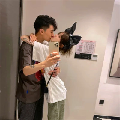 2025最新双人真人情侣头像图片大全：甜蜜 / 搞怪 / 文艺风格合集，高清无水印免费下载 情侣头像 第67张