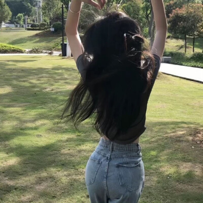 仙气飘飘的唯美女生背影头像大集合,小众高级氛围感拉满 女生头像 第100张 仙气飘飘的唯美女生背影头像大集合,小众高级氛围感拉满 女生头像 第100张