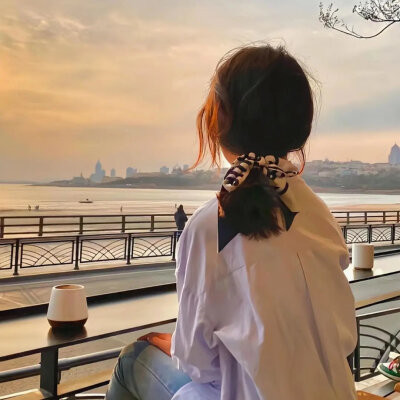 仙气飘飘的唯美女生背影头像大集合，小众高级氛围感拉满 女生头像 第12张