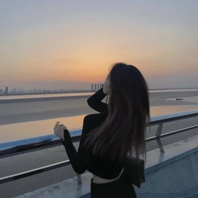 仙气飘飘的唯美女生背影头像大集合，小众高级氛围感拉满 女生头像 第79张
