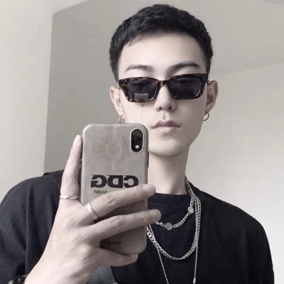 😎冷酷帅气霸气的男生头像来啦  男生头像 第1张