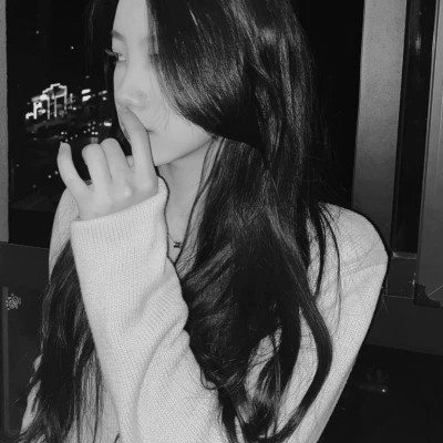 酷飒来袭！黑白高级感女生头像大全 女生头像 第13张
